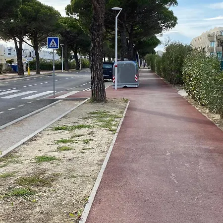 Apartment Joli Studio Cabine 2 A 5 Pers ,plein De Charme, Bord De Mer, Port Camargue *