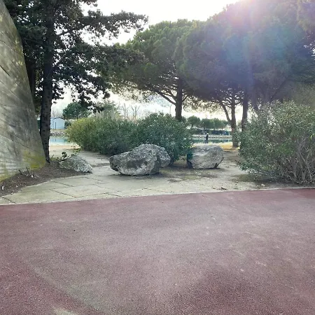 Joli Studio Cabine 2 A 5 Pers ,plein De Charme, Bord De Mer, Port Camargue *