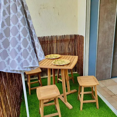 Apartment Joli Studio Cabine 2 A 5 Pers ,plein De Charme, Bord De Mer, Port Camargue Le Grau-du-Roi